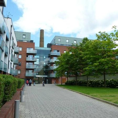 Bright & Spacious Double Bedroom With Ensuite And Concierge! Paid Parking Available London Luaran gambar